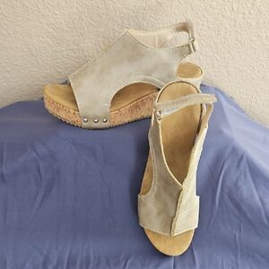 Stylish Women's Tan Wedge Sandals